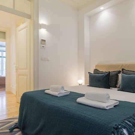 Charming 2 Bedroom Apartment In Baixa Chiado Lisbon Bagian luar foto