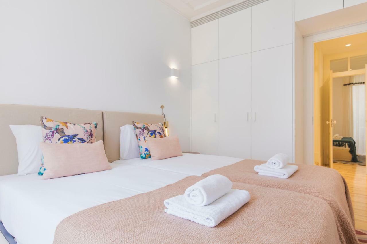 Charming 2 Bedroom Apartment In Baixa Chiado Lisbon Bagian luar foto