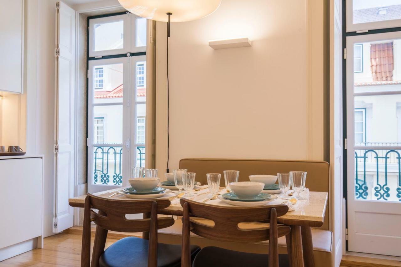 Charming 2 Bedroom Apartment In Baixa Chiado Lisbon Bagian luar foto